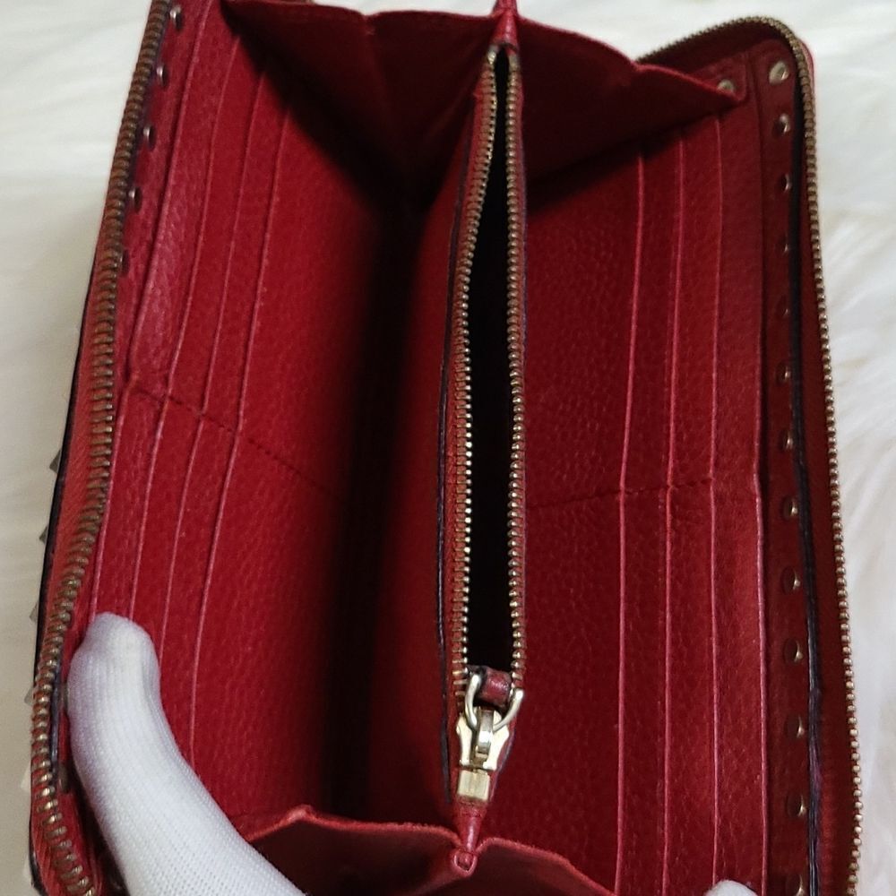 💯 Authentic Valentino Garavani Wallet 🍀 - Picture 5 of 16